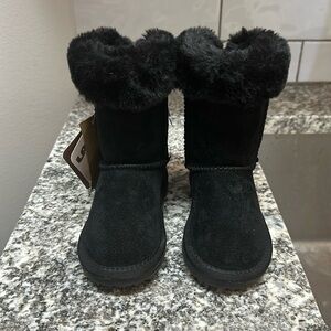 Lam toddler / youth 11 black fur boots. NEW!